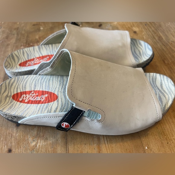 Women’s sandals. - Picture 2 of 3